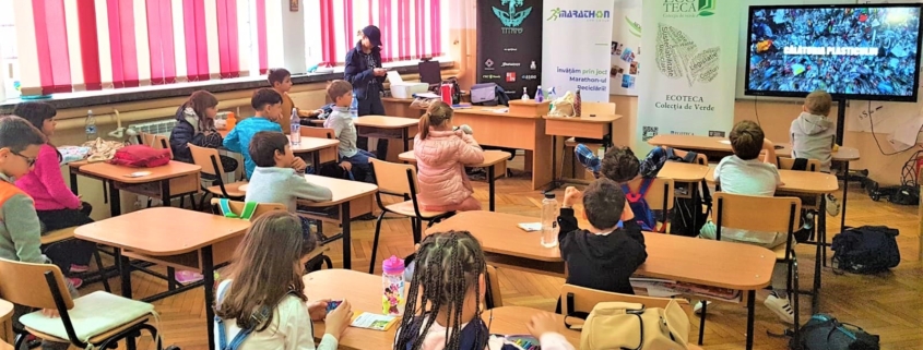 "Săptămâna verde" este un program care se desfăşoară la nivel naţional, în acord cu prevederile raportului „Educaţia privind schimbările climatice şi mediul în şcoli sustenabile”